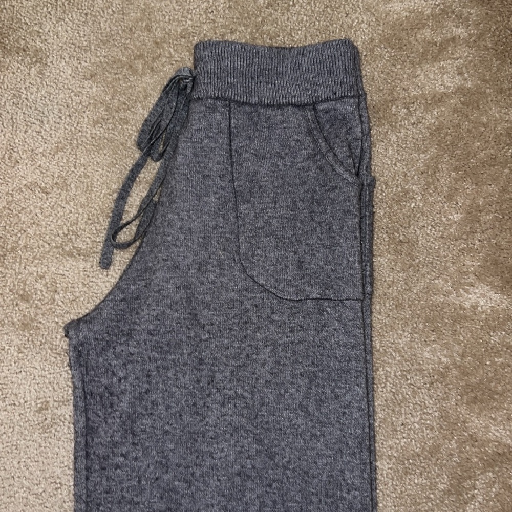 Baci Mini wide leg sweater pant. Sundance Catalog. Size Large. EUC! Gray! - Picture 4 of 16